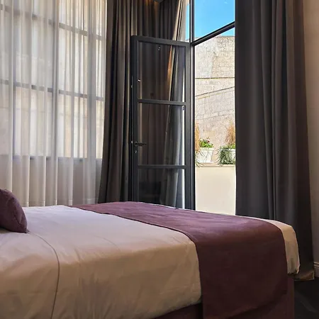 Palazzo Petta Charming & Rooftop 4* Trani